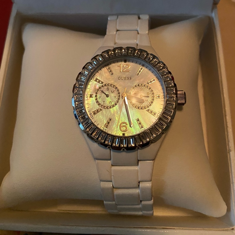 guess watch white